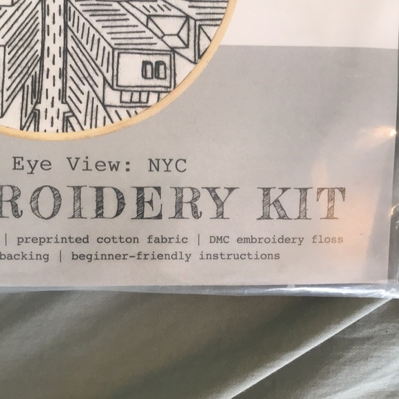 NWT Lot of Two Embroidery Kits. Large Dog Collar & NYC Skyline. - Picture 7 of 13